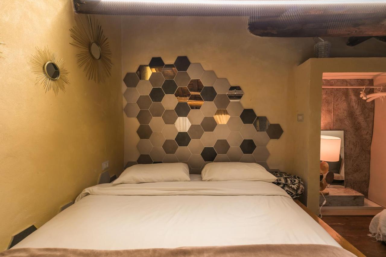 Opera Suites - Le Mille E Una Notte Calcata Bagian luar foto